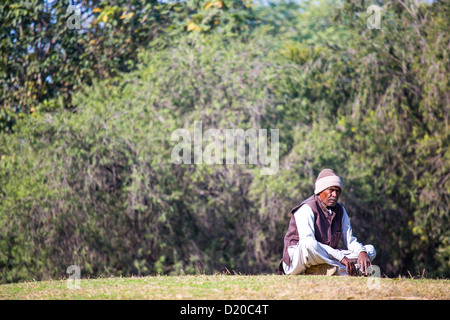 Uomo indiano in Nehru Park, un parco pubblico di New Delhi, India Foto Stock