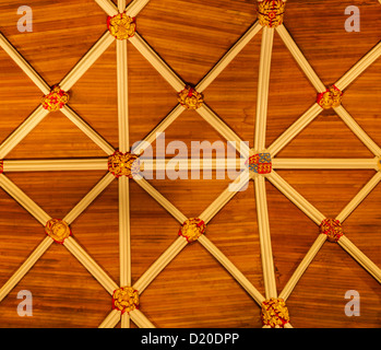 Dettaglio del soffitto sopra cinque sorelle inYork finestra Minster, York Inghilterra, Regno Unito Foto Stock
