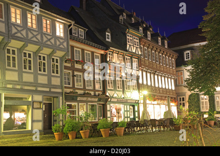 Germania, Bassa Sassonia, regione Harz, città storica di Goslar, patrimonio mondiale dell UNESCO, crepuscolo Foto Stock