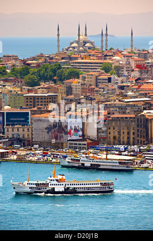 La Moschea del Sultano Ahmed, (o la Moschea Blu 1609 al 1616 ) sul Sarayburnu o Serraglio punto il Golden Horn, Istanbul Turchia Foto Stock