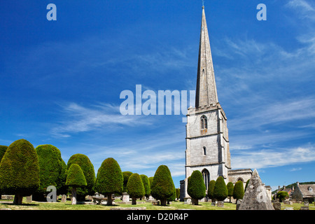 Cimitero di S. Maria, Painswick, Gloucestershire, Cotswolds, Inghilterra, Gran Bretagna, Europa Foto Stock