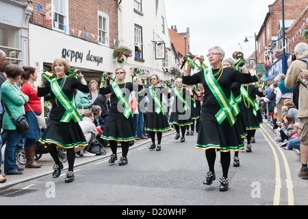 Il Southwell Folk Festival 2012 femmina ballerini morris Foto Stock