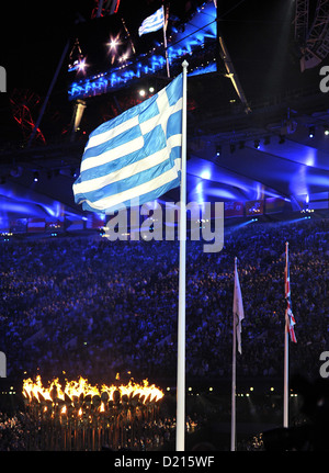 La bandiera della Grecia è sollevata. Cerimonia di chiusura Foto Stock