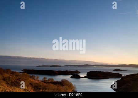 Una vista della baia di Eddrachilis in Sutherland sulla costa ovest della Scozia. Foto Stock