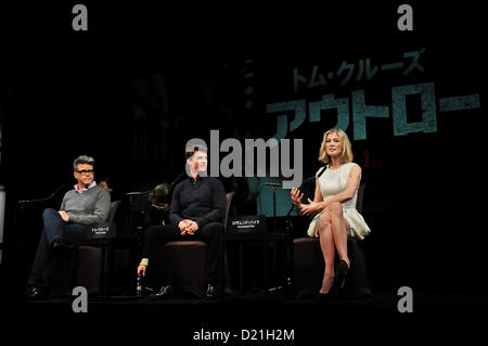 Christopher McQuarrie, Rosamund Pike, Tom Cruise, Jan 09, 2013 : (L-R)Direttore Christopher McQuarrie, attrice Rosamund Pike e l'attore Tom Cruise partecipare alla conferenza stampa per il film 'Jack' Pinza a Tokyo in Giappone, il 9 gennaio 2013. (Foto di AFLO) Foto Stock