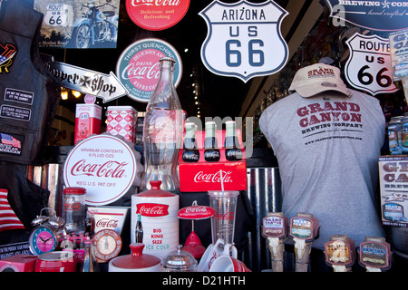 Negozio di souvenir con la Coca Cola e Route 66 merchandise, Kingman, Arizona, Stati Uniti d'America, STATI UNITI D'AMERICA Foto Stock