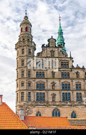 Il rinascimentale castello di Kronberg situato nella città danese di Helsingor. Foto Stock