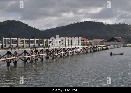 San Blás (Panama): Playon Chico, villaggio di Kuna Yala Foto Stock