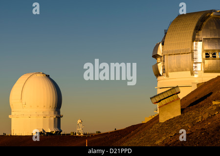 Gemini e UH 2.2 telescopi su Mauna Kea Vulcano, Big Island, Hawaii, STATI UNITI D'AMERICA Foto Stock