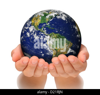 Donna che mantiene globe sulle sue mani, Sud e Nord America - tagliare Foto Stock