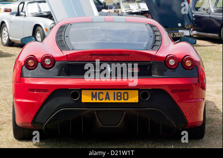 Vista posteriore di una Ferrari Scuderia 430 in mostra statica al motorsport presso il palazzo 2011 Foto Stock