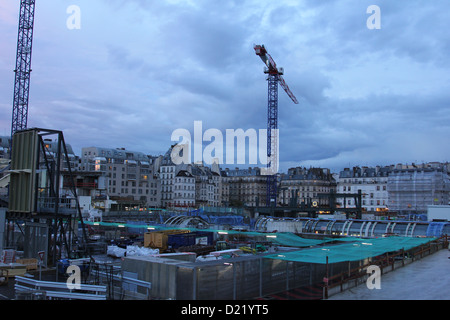 Le gru e gli edifici in costruzione, Les Halles, Parigi Foto Stock