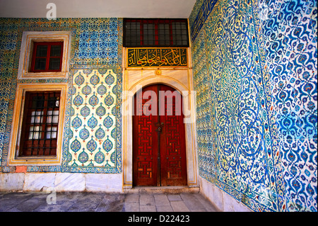 Ingresso agli appartamenti degli eunuchi nell'harem. Il Palazzo di Topkapi, Istanbul, Turchia Foto Stock