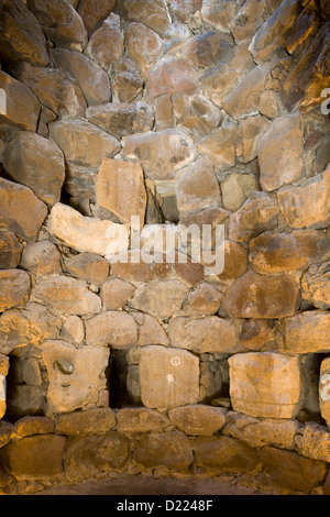 Sardegna: nuraghe Su Nuraxi - interno della camera in una torre del bastione centrale struttura Foto Stock