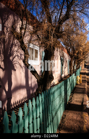 Casa privata o Adobe in Santa Fe NM costituito da argilla e avente uno stile distinto Foto Stock