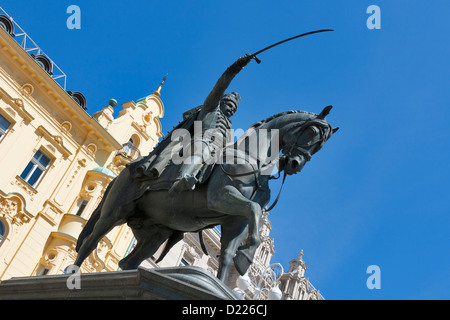 Statua del conte Josip Jelacic sulla piazza principale di Zagabria, Croazia Foto Stock