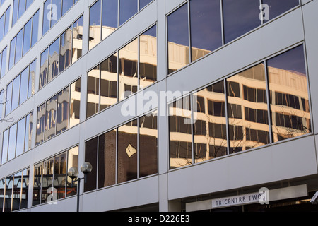 Costruzione di riflessioni in vetro Foto Stock