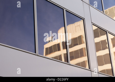 Costruzione di riflessioni in vetro Foto Stock