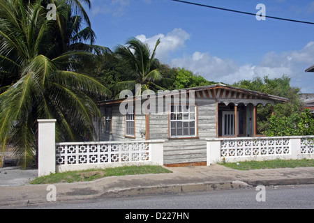 Tipica piccola casa semplice in Barbados Foto Stock