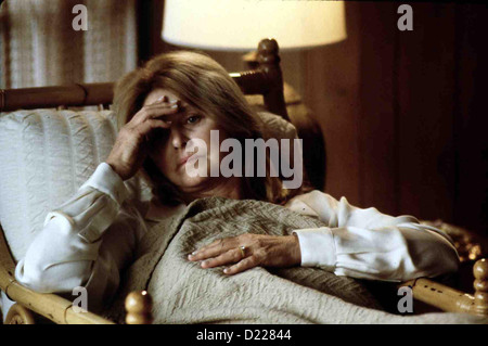 Magnolia Magnolia Melinda Dillon.Caption locale *** 1999 New Line Cinema Foto Stock