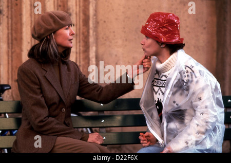 Ganz Verliebt normale altra sorella, Diane Keaton, Juliette Lewis die 24-jaehrige Carla (Juliette Lewis) kehrt nach 10 Jahren Foto Stock