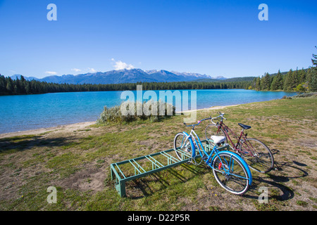 Il lago di Annette nel Parco Nazionale di Jasper in Alberta Canada Foto Stock