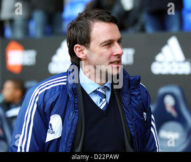 Bolton, Regno Unito. Il 12 gennaio 2013. Bolton Manager Dougie Freedman in azione durante la partita di campionato tra Bolton Wanderers e Millwall dalla Reebok Stadium. Credit: Azione Plus immagini di Sport / Alamy Live News Foto Stock