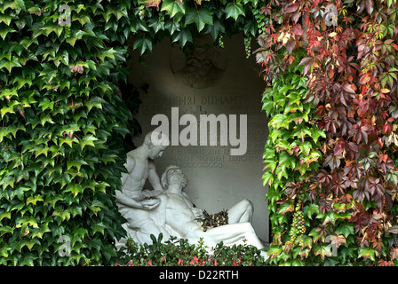 Zurigo, Svizzera, la tomba di Croce Rossa fondatore Henry Dunant Foto Stock