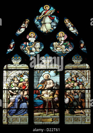 Scena della Natività e adorazione dei pastori, vetrate, Saint Severin chiesa, Parigi, Francia Foto Stock