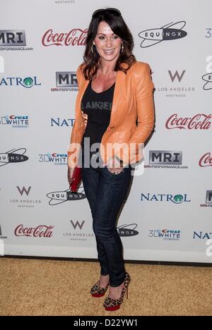 Nadia Comaneci ad una apparizione pubblica per oro incontra il Golden Celebration di Hollywood e lo Sporting Industries, nuova ammiraglia Equinox, Los Angeles, CA 12 gennaio 2013. Foto di: Emiley Schweich/Everett raccolta/Alamy Live News Foto Stock