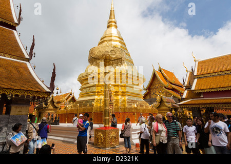 Wat Phrathat Doi Suthep nei pressi di Chiang Mai, nel nord della Thailandia Foto Stock