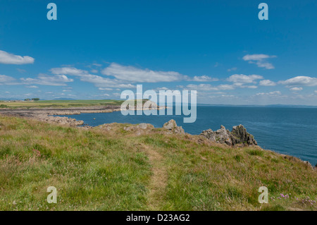 Vista da est isola di Whithorn oltre Wigton Bay per il distretto del Lago sullo sfondo di Dumfries & Galloway Scozia Scotland Foto Stock