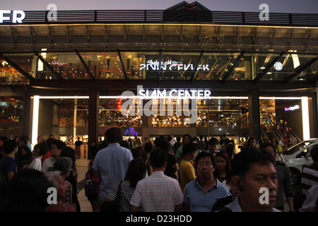 Il Siam Center shopping mall nuovo rimodellare , Thailandia del primo centro commerciale, costruito 40 anni fa, completare rimodellare a 11 jan 2013 Foto Stock