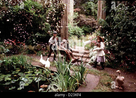 Der Geheime Garten Giardino Segreto, Andrew Knott, Kate Maberly, Heydon Prowse Zusammen mit Dickon (Andrew Knott,l) gibt Maria Foto Stock