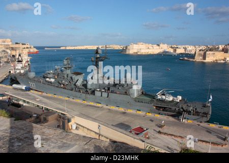 La marina russa frigate RFS 727 Yaroslav Mudry a Malta il Grand Harbour Foto Stock