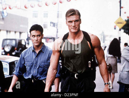 Showdown In Little Tokyo Showdown In Little Tokyo Brandon Lee, Dolph Lundgren Die Polizisten Johnny Murata (Brandon Lee,l) Foto Stock