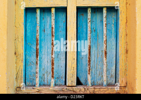 Il vecchio villaggio indiano house / finestra Dettaglio. Andhra Pradesh. India Foto Stock