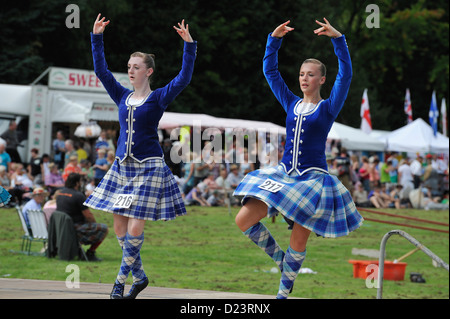 I concorrenti a Killin Highland Games 2011 Foto Stock