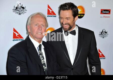 Los Angeles, California, USA. Il 12 gennaio 2013. Paul Hogan, Hugh Jackman frequentando il 2013 G'Day USA Los Angeles Black Tie gala tenutosi presso il JW Marriot a LA LIVE a Los Angeles, la California il 12 gennaio 2013. 2013(Immagine di credito: © D. lunga/Globe foto/ZUMAPRESS.com) Foto Stock