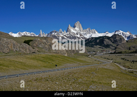 Mt. Fitz Roy e Cerro Torre, El Chalten, Los Glaciares NP, Patagonia, Argentina Foto Stock