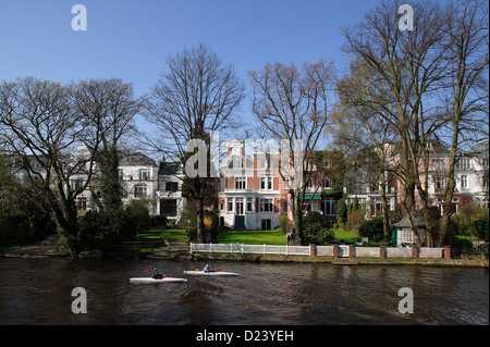 Amburgo, Germania, edifici residenziali sul Alster Foto Stock