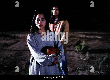 Segnali di Fumo Segnali di Fumo Suzy Song (Irene Bedard), Victor Joseph (Adam Beach) *** Caption locale *** 1998 -- Foto Stock