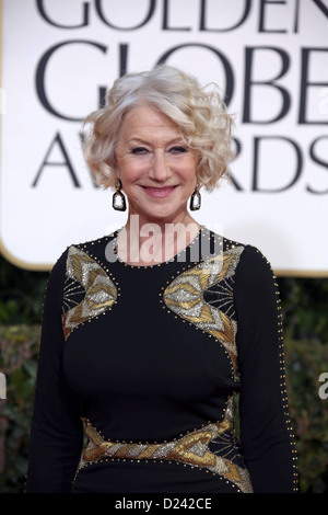 Attrice Helen Mirren arriva al settantesimo Annuale di Golden Globe Awards presentato dalla Hollywood Foreign Press Association, HFPA, presso l'Hotel Beverly Hilton di Beverly Hills, Stati Uniti d'America, il 13 gennaio 2013. Foto: Hubert Boesl Foto Stock