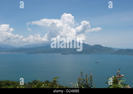 Una vista del paesaggio verso l' Hai Van pass Da Nang Vietnam Foto Stock