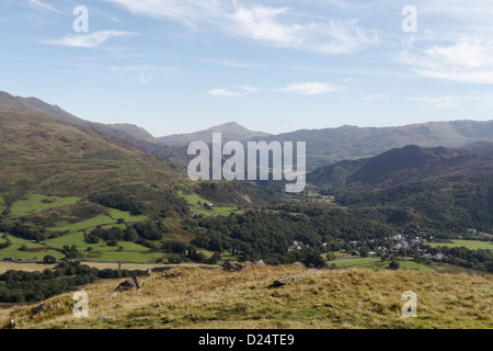 Vista verso Beddgelert e Moel Siabod da Moel Hebog, Snowdonia Foto Stock