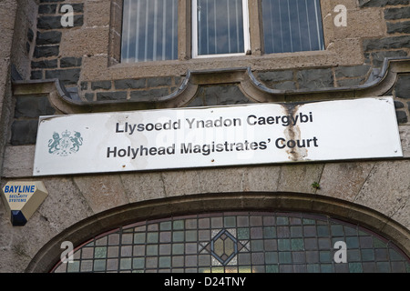 Holyhead Magistrates Court nel segno del Galles Foto Stock