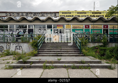 Berlino, Germania, abbandonato ed incolto centro di servizio Foto Stock