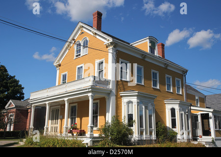 Il Nickels-Colcord-Duncan casa costruita nei primi anni quaranta, ora ospita gli uffici per la Penobscot museo marino, Searsport Maine Foto Stock