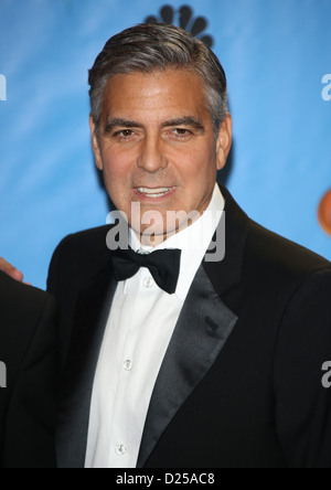 Noi attore / miglior film co-produttore George Clooney pone nella foto sala stampa del settantesimo Annuale di Golden Globe Awards presentato dalla Hollywood Foreign Press Association, HFPA, presso l'Hotel Beverly Hilton di Beverly Hills, Stati Uniti d'America, il 13 gennaio 2013. Foto: Hubert Boesl Foto Stock