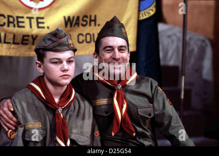 Questo ragazzo in vita questo ragazzo in vita Leonardo DiCaprio, Robert De Niro Schon bald entpuppt sich Dwight (Robert De Niro,r) als ein Foto Stock